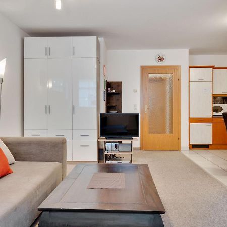 Comfortable Apartment In Zell Am See Near Forest Exterior foto