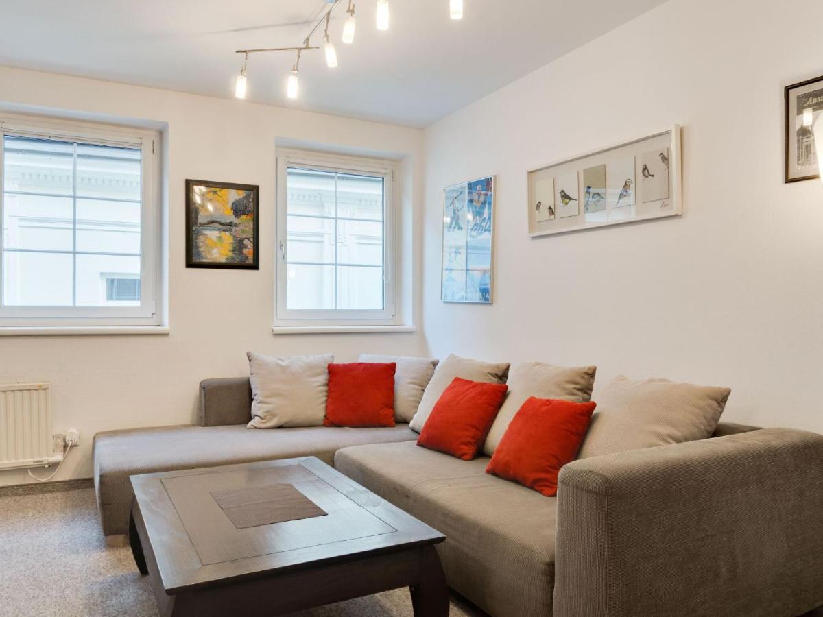 Comfortable Apartment In Zell Am See Near Forest Exterior foto