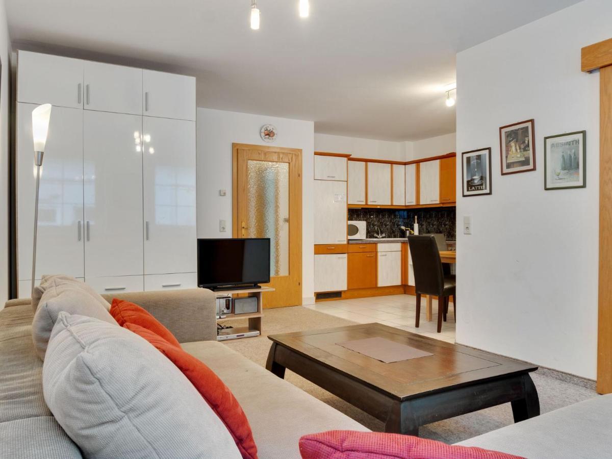Comfortable Apartment In Zell Am See Near Forest Exterior foto