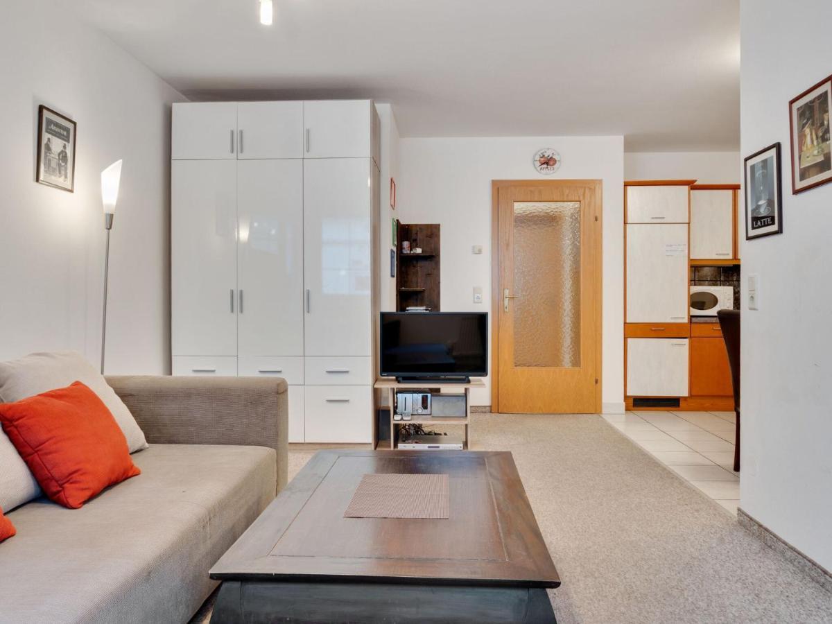 Comfortable Apartment In Zell Am See Near Forest Exterior foto
