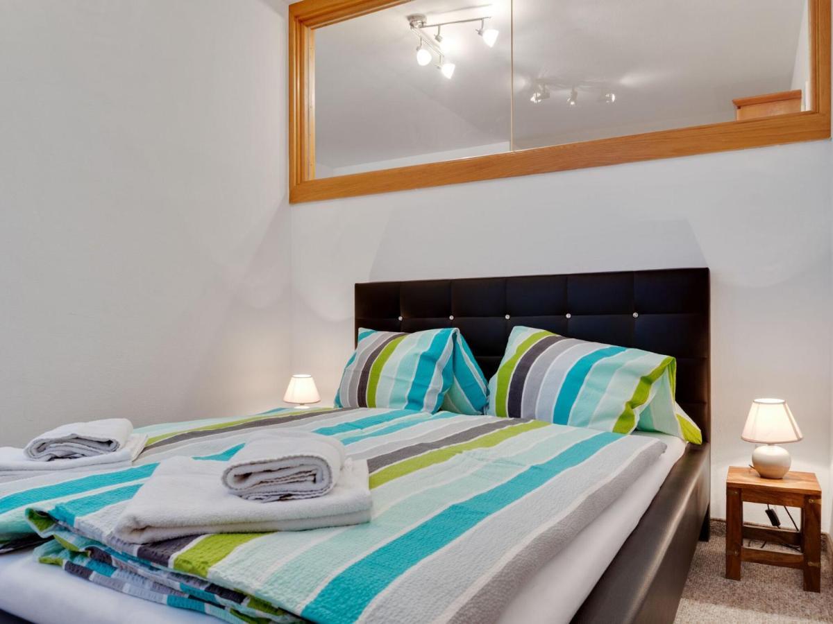 Comfortable Apartment In Zell Am See Near Forest Exterior foto